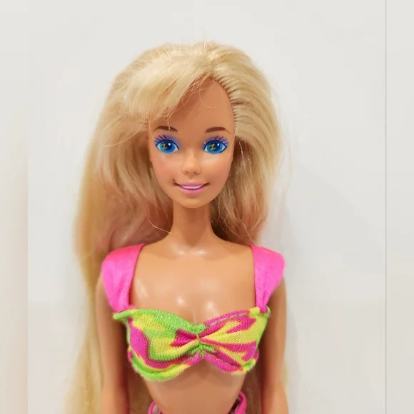 2/$24  1990 Barbie Hawaiian Fun - Picture 2 of 9